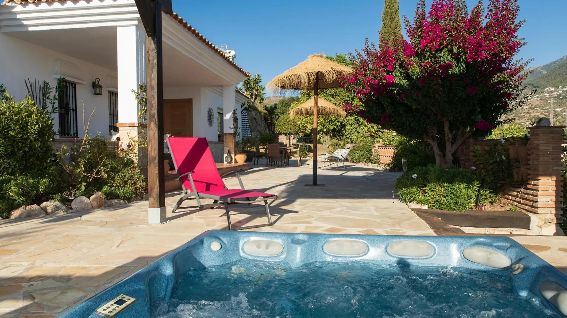 Hotel Cortijo De Salia Alcaucín 2*,
